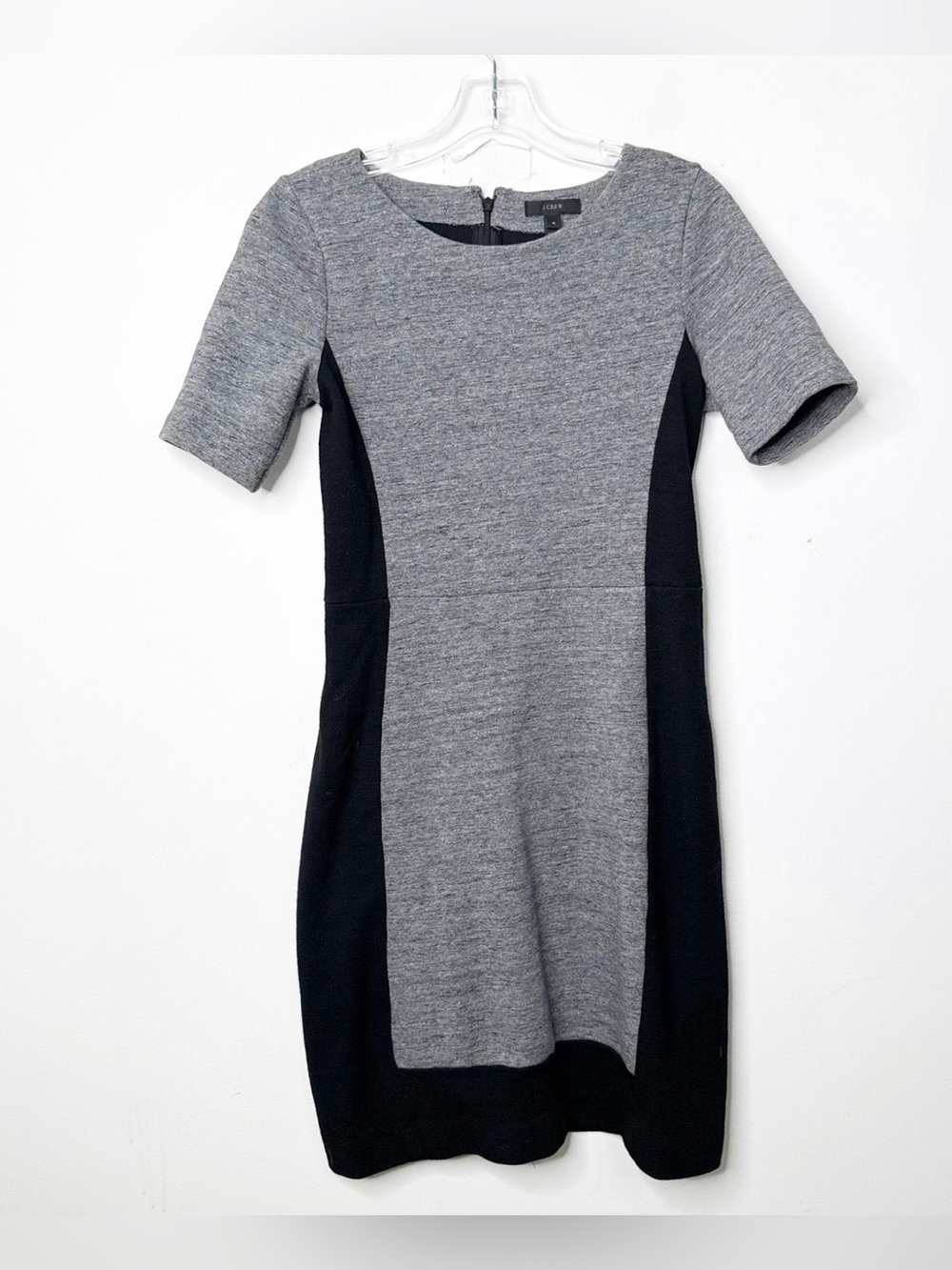 J. CREW | Gray and Black Wool Short Sleeve Colorblock Design Sheath Dress Sz. 4 - Picture 2 of 4